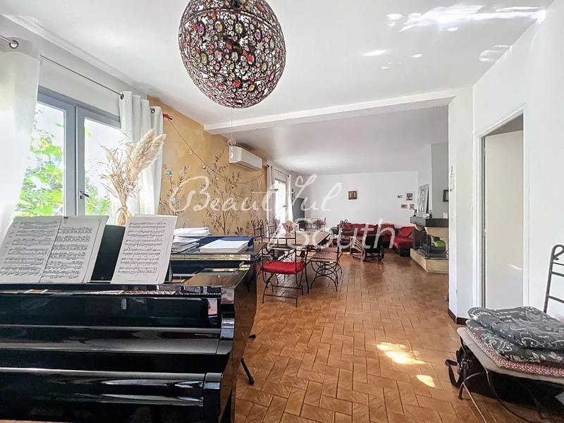 Maison - 140 m² - 4 pièces