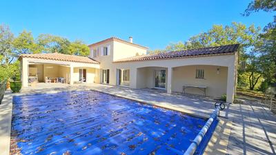 Maison - 143 m² - 5 pièces