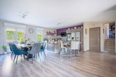 Maison - 182 m² - 7 pièces