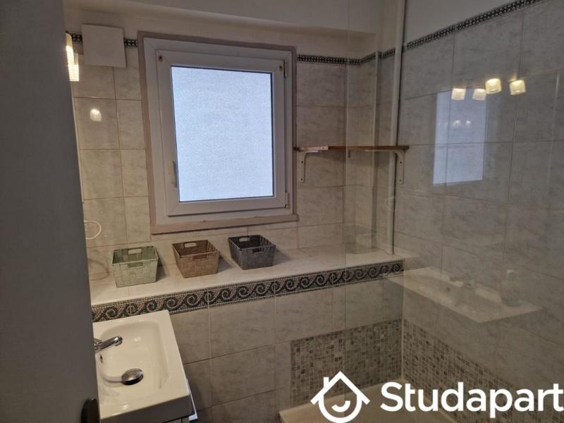 Chambre - 9 m² - 1 pièce