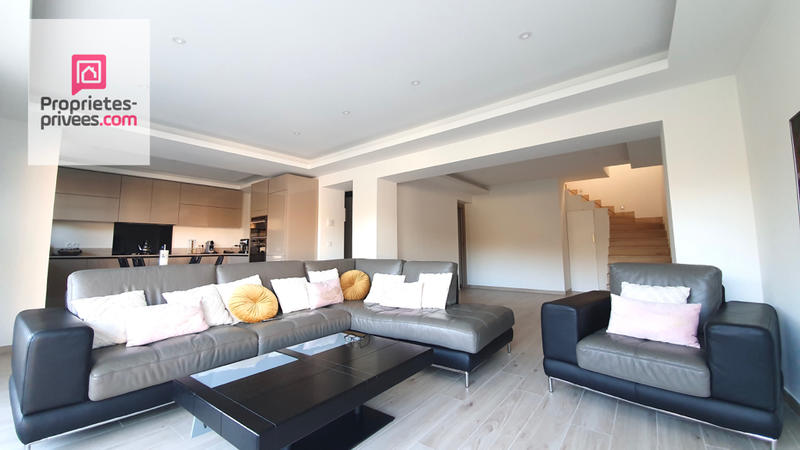 Villa - 640 m² - 13 pièces