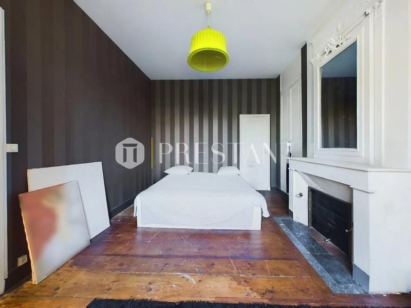 Maison - 207 m² - 7 pièces