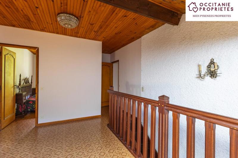 Propriété - 250 m² - 9 pièces