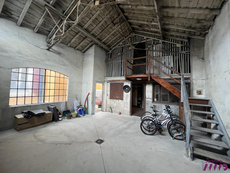 Maison - 200 m² - 8 pièces