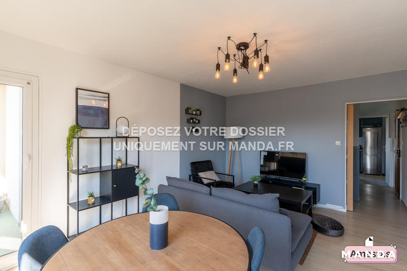 Chambre - 74 m² - 4 pièces