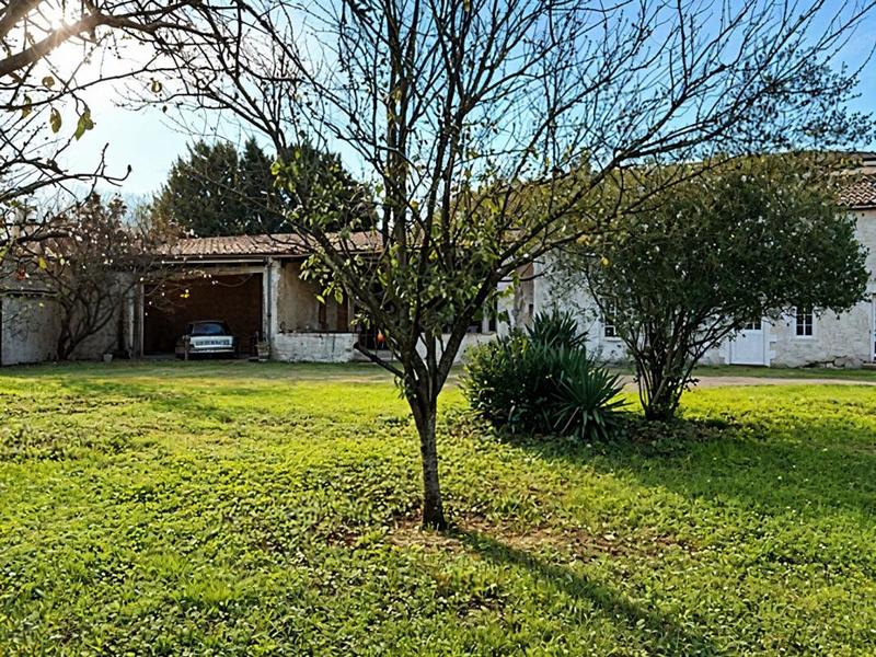 Propriété - 312 m² - 7 pièces