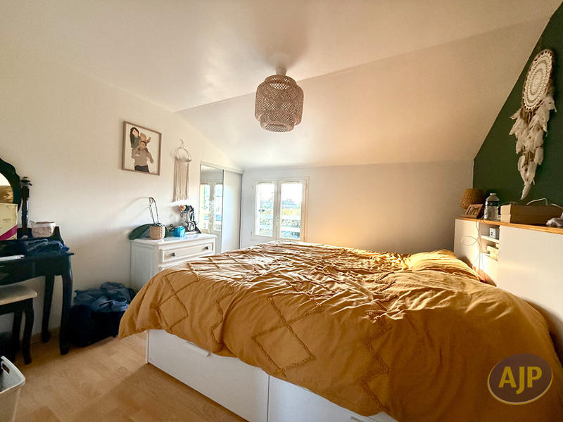 Maison - 104 m² - 6 pièces