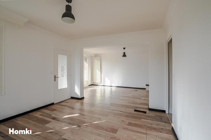 Maison - 181 m² - 7 pièces