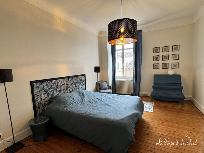 Maison - 400 m² - 10 pièces