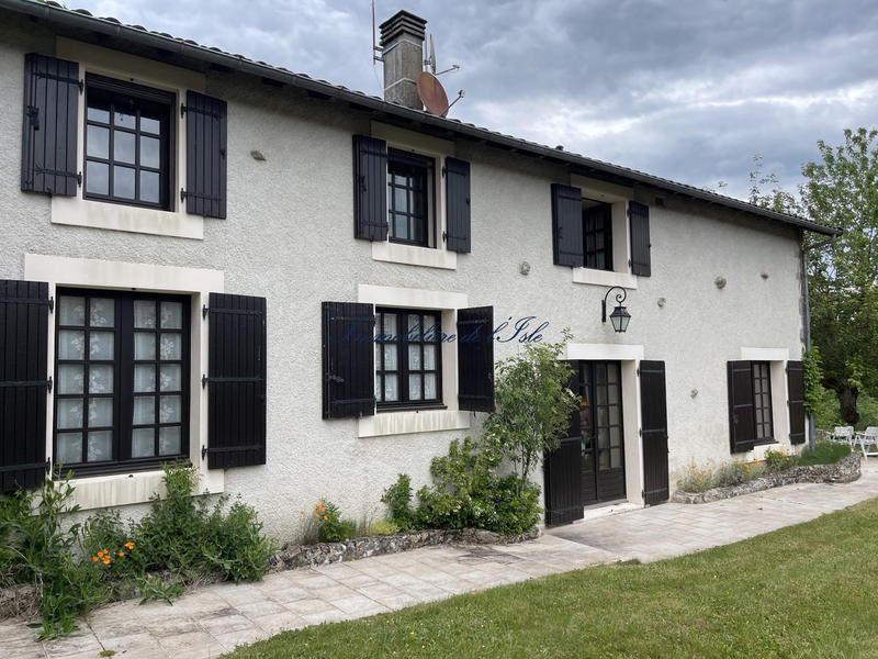 Maison - 310 m² - 10 pièces