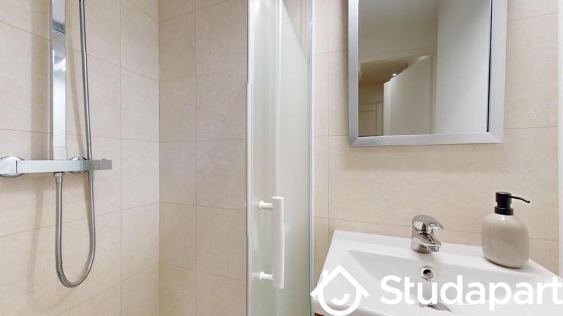 Chambre - 9 m² - 1 pièce