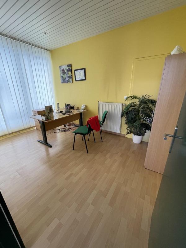 Local d'activités - 60 m² - 4 pièces