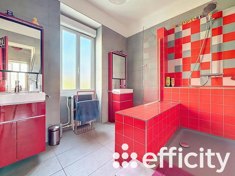 Maison - 184 m² - 6 pièces