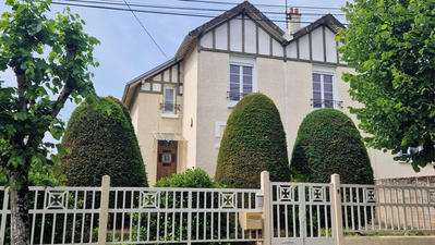 Maison - 93 m² - 5 pièces