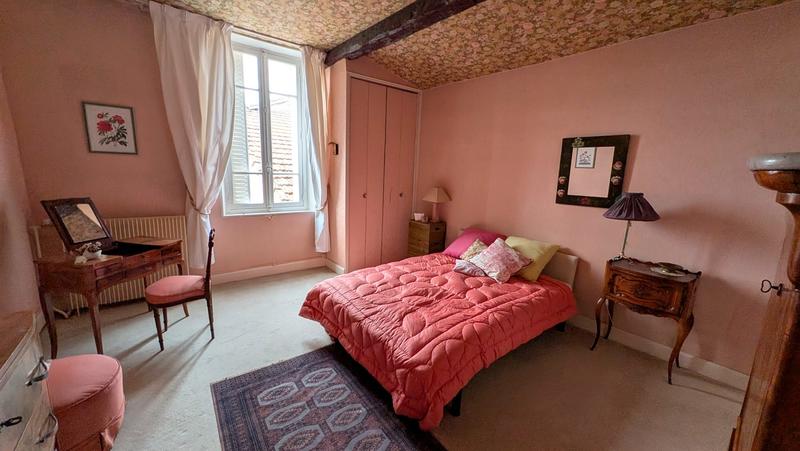 Maison traditionnelle - 165 m² - 7 pièces