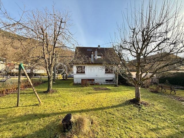 Maison traditionnelle - 210 m² - 10 pièces