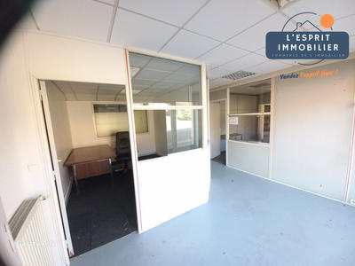 Bureau - 246 m² - 16 pièces