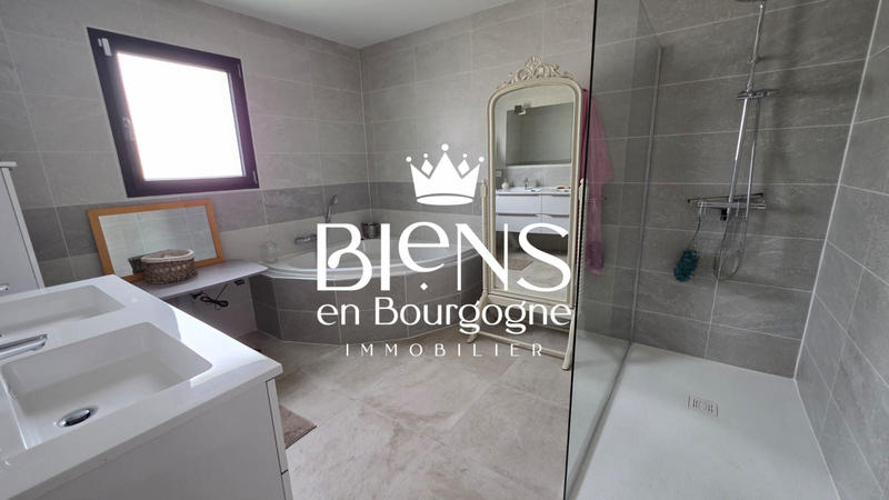 Villa - 164 m² - 7 pièces