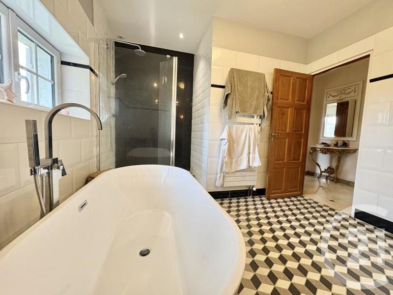 Maison - 189 m² - 7 pièces