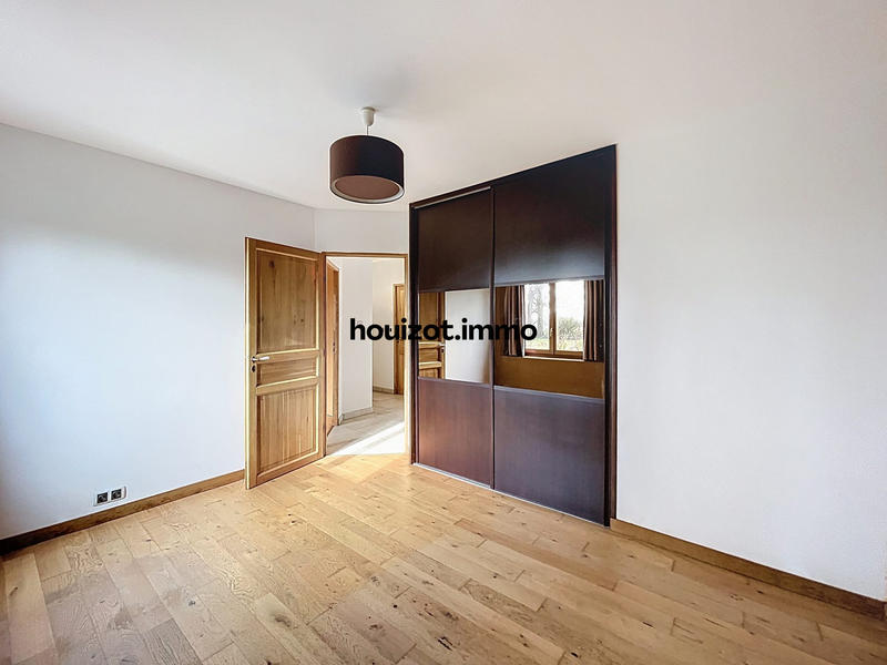 Maison - 233 m² - 6 pièces