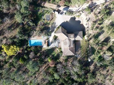 Villa - 250 m² - 6 pièces