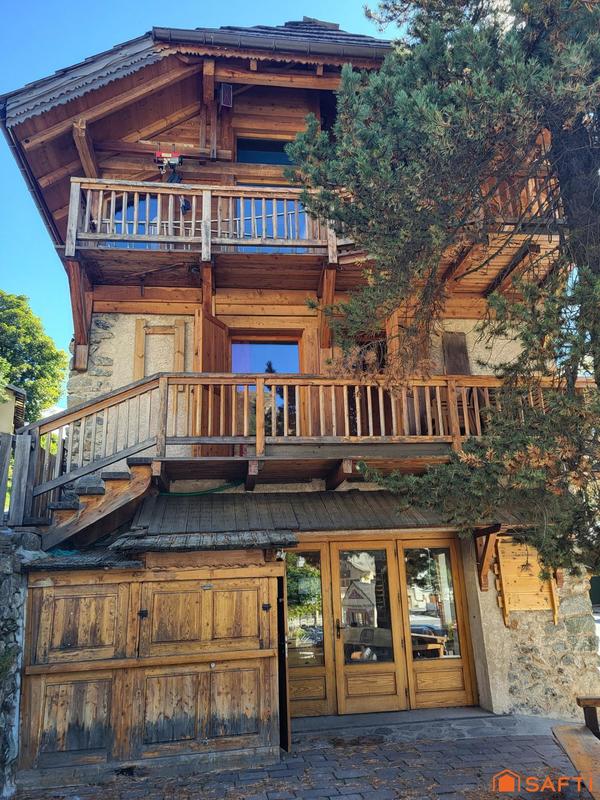 Maison - 211 m² - 6 pièces