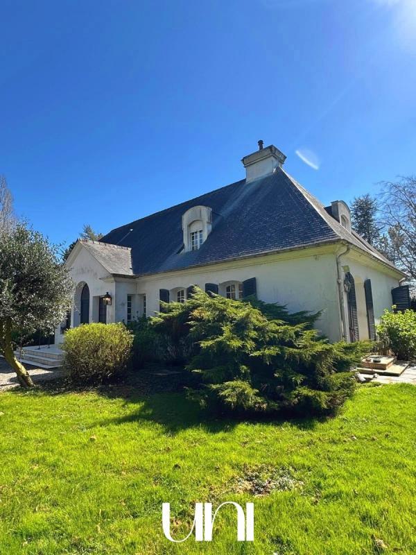 Maison - 318 m² - 8 pièces