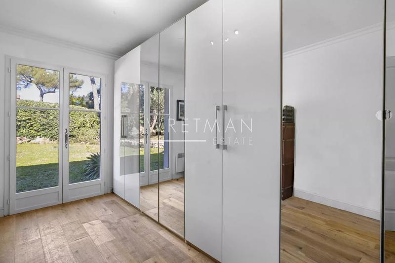 Maison - 227 m² - 8 pièces