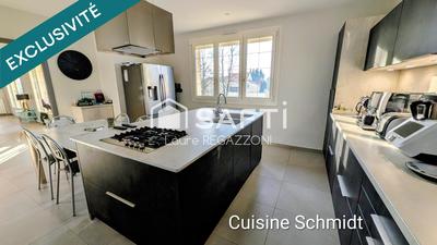 Villa - 291 m² - 13 pièces