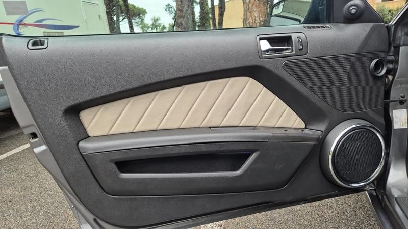 Ford Mustang 3.7 305 Bva7 - Automatique