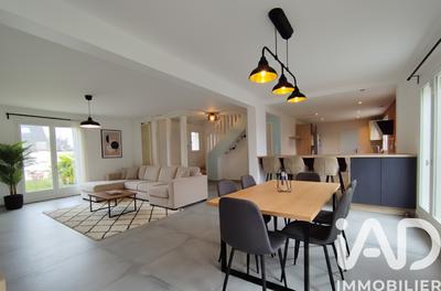 Maison - 140 m² - 7 pièces