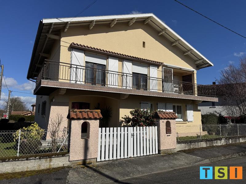 Maison - 217 m² - 7 pièces