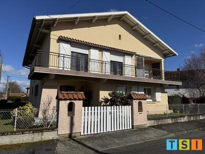 Maison - 217 m² - 7 pièces