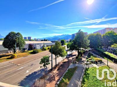 Appartement - 80 m² - 5 pièces