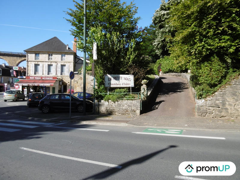 Maison - 370 m² - 12 pièces