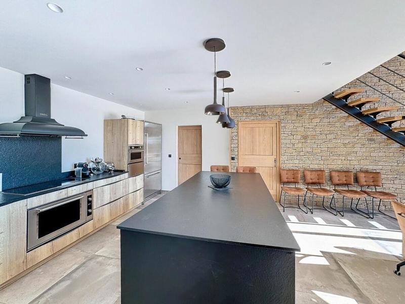 Maison - 300 m² - 8 pièces