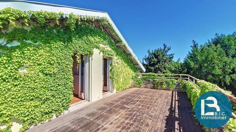 Maison - 160 m² - 8 pièces