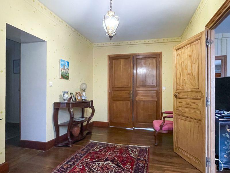 Maison - 207 m² - 8 pièces