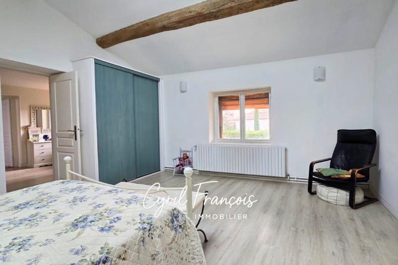 Maison - 210 m² - 8 pièces