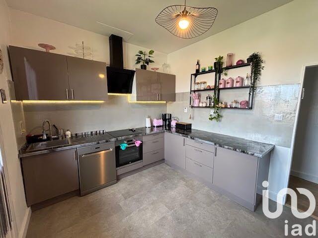 Maison - 223 m² - 9 pièces