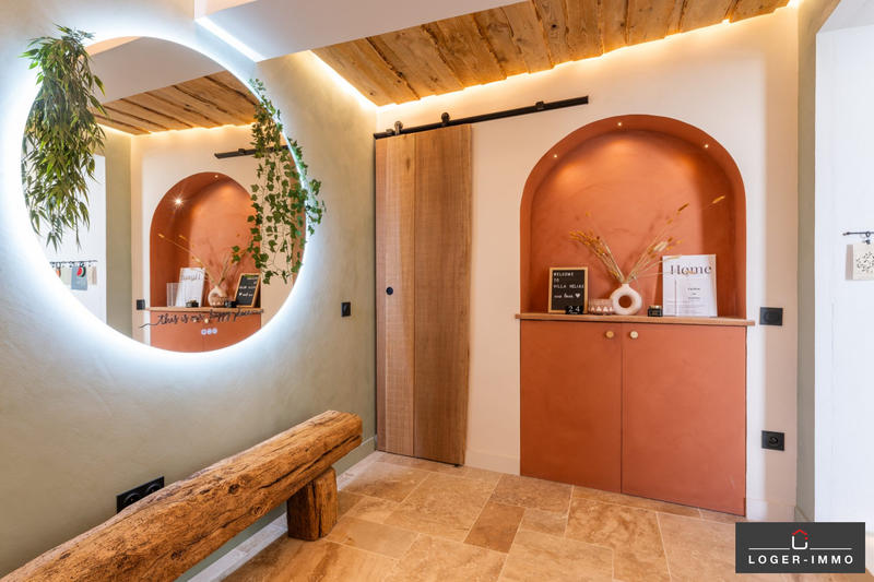 Maison - 202 m² - 8 pièces