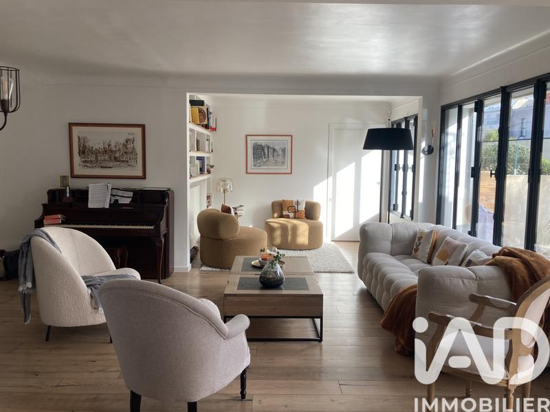 Maison - 216 m² - 12 pièces