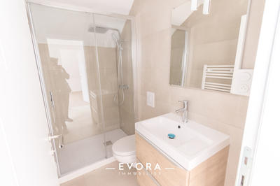 Appartement - 83 m² - 3 pièces