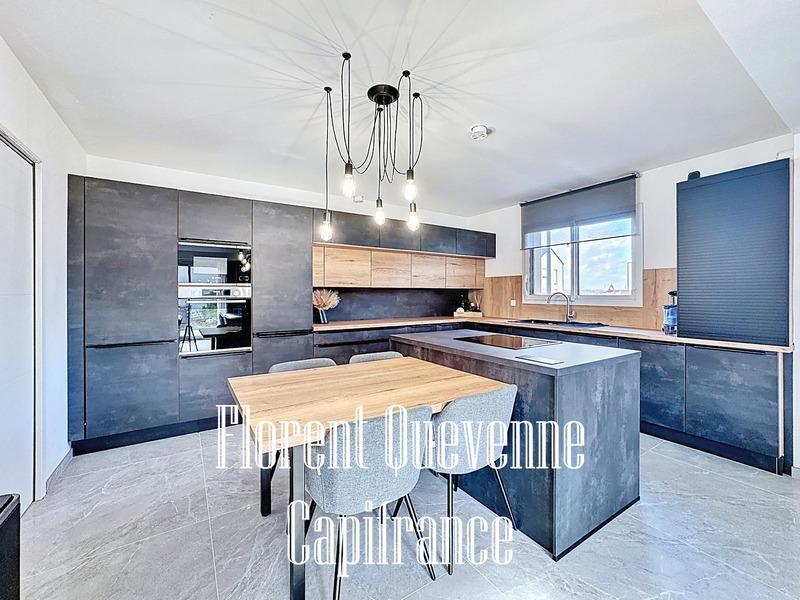 Maison - 166 m² - 6 pièces