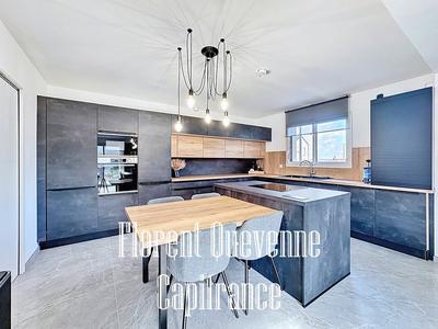 Maison - 166 m² - 6 pièces