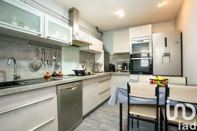 Maison - 92 m² - 6 pièces