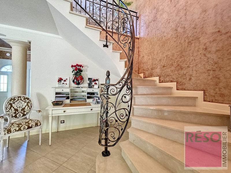 Villa - 274 m² - 7 pièces