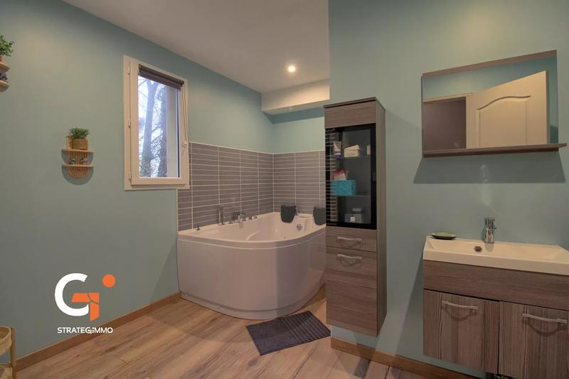 Maison - 183 m² - 7 pièces