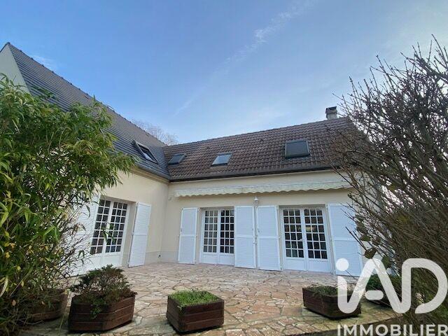 Maison - 242 m² - 7 pièces