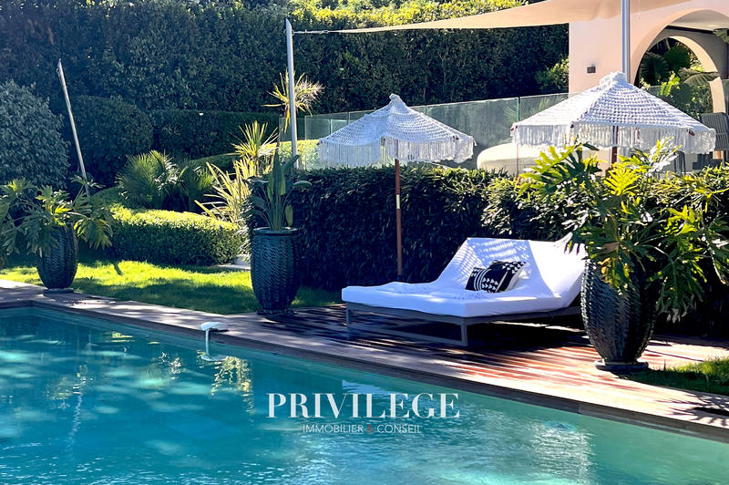 Propriété - 480 m² - 10 pièces